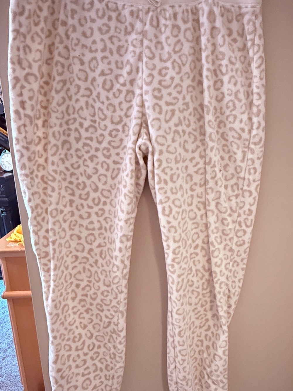 Old Navy Cream Cozy Leopard-Print Lounge Leggings